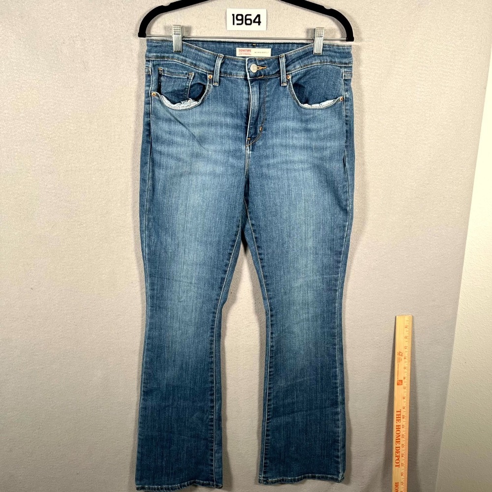 Signature By Levi Strauss & Co. Jeans Womens 32W Blue Denim Mid Rise Bootcut Leg